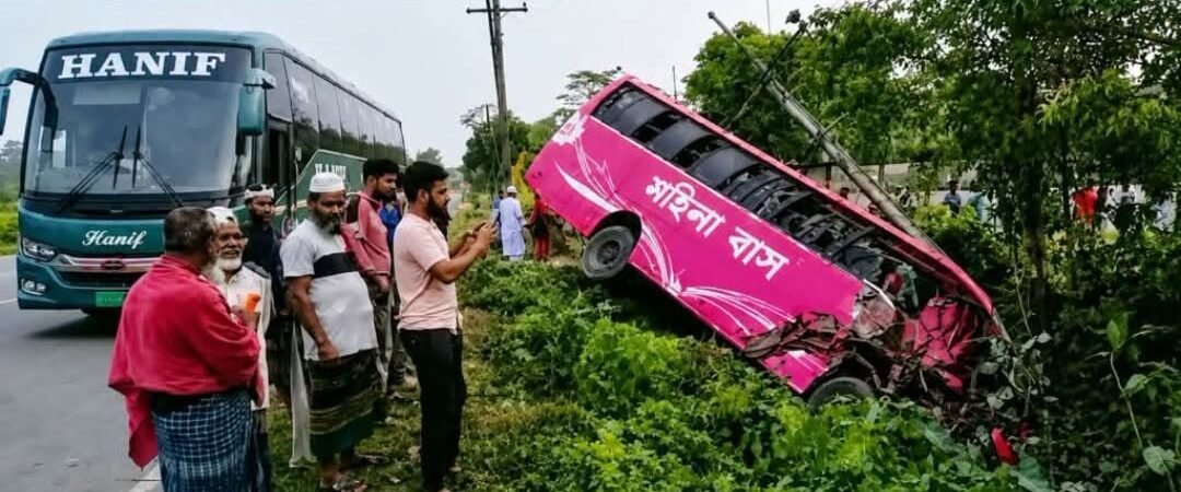 প্রথম দিনেই হানিফের ধা’ক্কায় খা’দে পড়ে গেল গোলাপী…See More